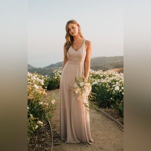 Show Me Your Mumu Jenn Maxi Dress

Soft Beige Chiffon